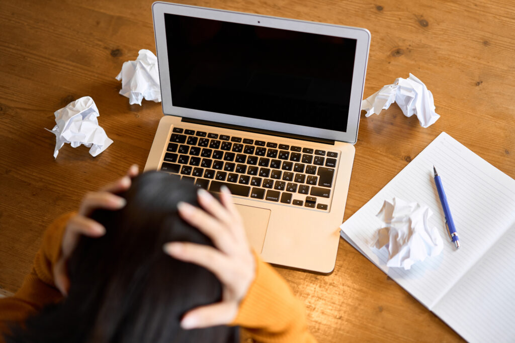 企業がSNS運用に行き詰まったら?2つの対策